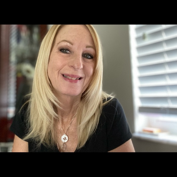 Meet your Posher, Robin - Picture 1 of 1